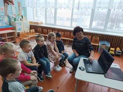 Зимой на горке