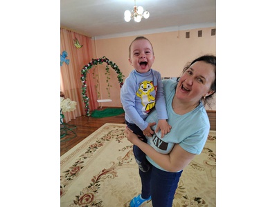 Лошадка в гостях у малышей