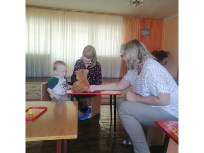 Мишутка в гостях у малышей