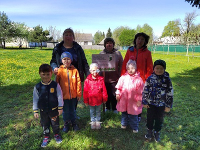 Уход за саженцами в \u0022Саду памяти\u0022